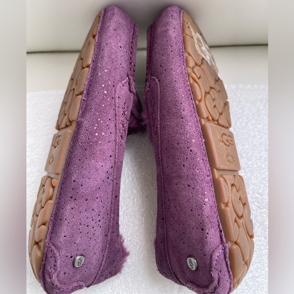 NEW UGG Ansley Water Resistant Slipper - Picture 8 of 10